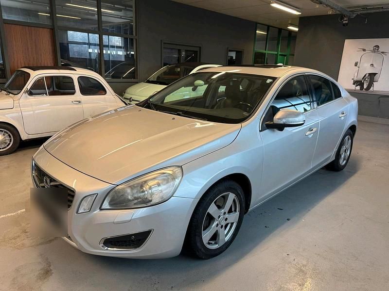 Gebraucht Volvo S60 205 PS (150 kW) 2012 Silber Limousine