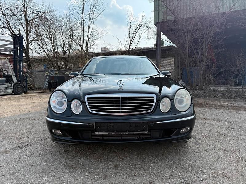 Gebraucht Mercedes E220 150 PS (110 kW) 2005 Schwarz Limousine