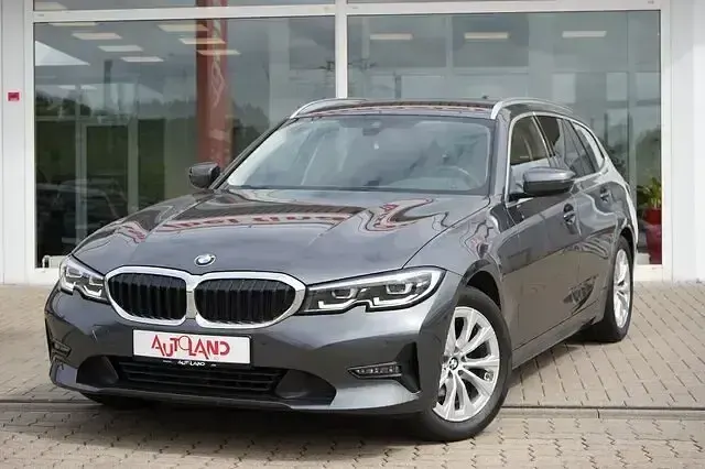 Gebraucht BMW 318 Advantage 150 PS (110 kW) 2020 Grau Limousine