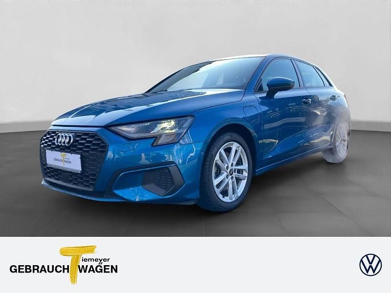 Blau Gebraucht 2022 Audi A3 Sport Limousine | 24.960 € (Fairer Preis) - Bild 1/4