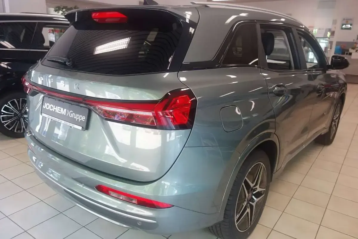 Neu DFSK Fengon 102 PS (75 kW) 2026 Grün SUV
