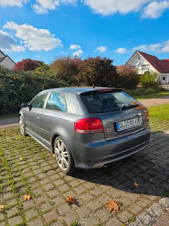 Gebraucht Audi S3 Sport 265 PS (194 kW) 2006 Grau Kleinwagen