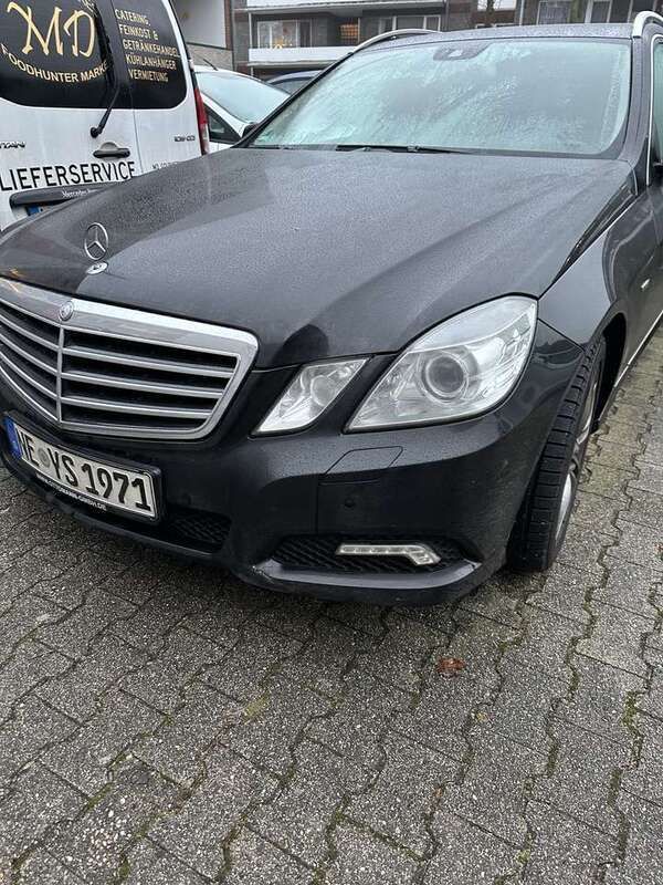 Gebraucht 2010 Mercedes E350 Avantgarde Kombi | 8.000 € (Etwas zu teuer) - Bild 1/4