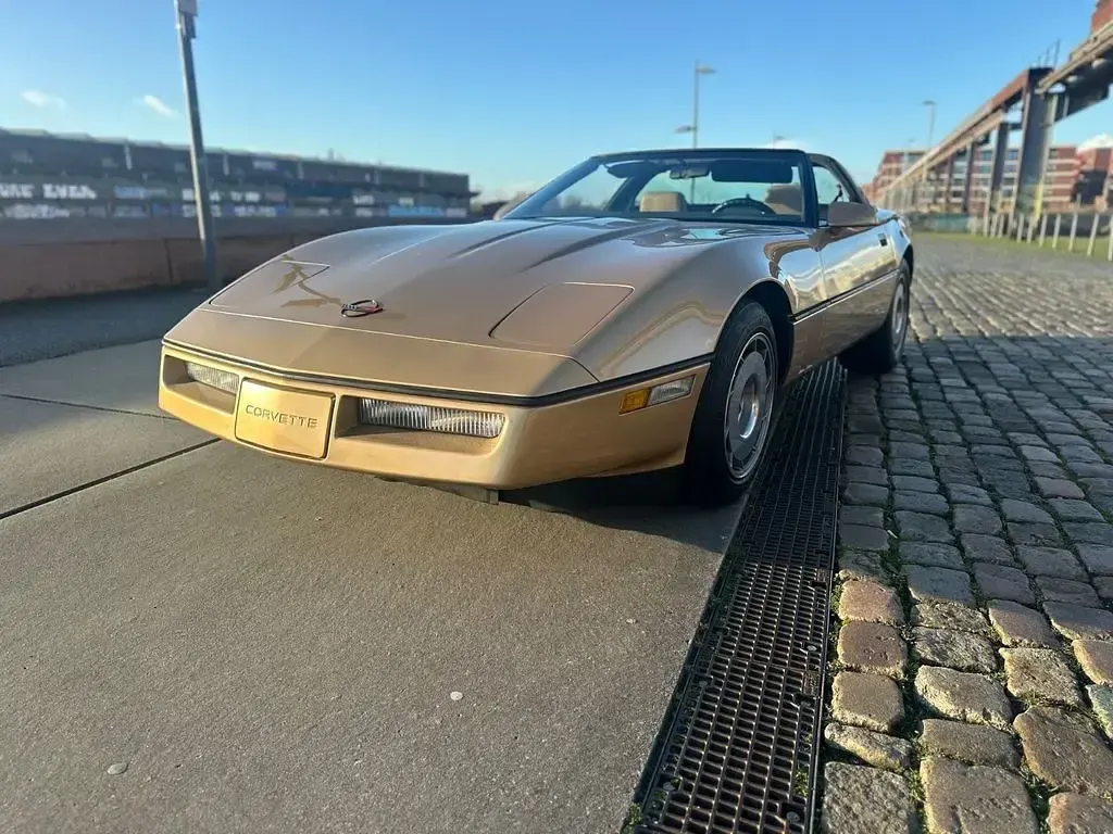 Second-hand Corvette C4 272 CP (200 kW) 1986 Auriu