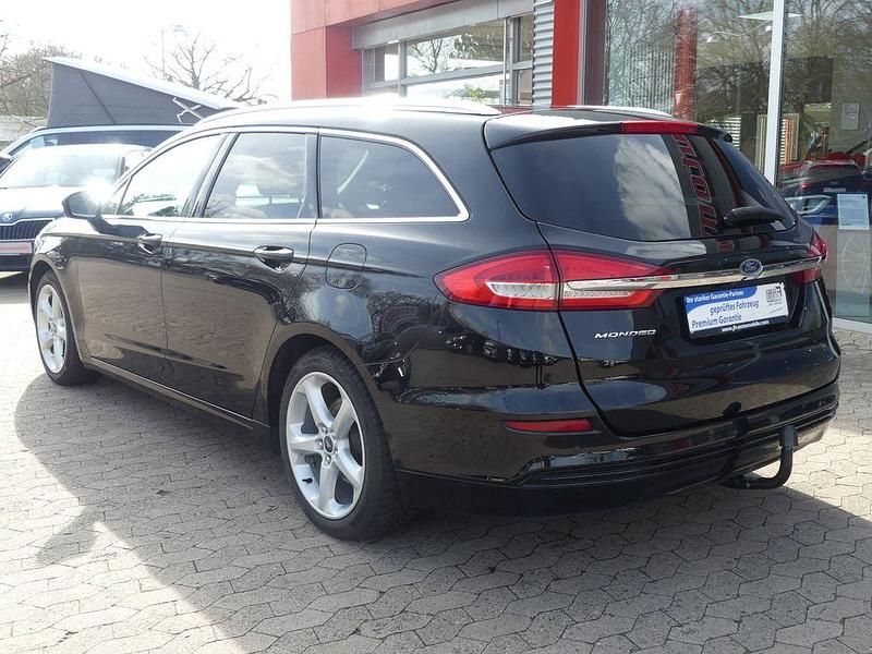 Gebraucht Ford Mondeo Titanium 165 PS (121 kW) 2018 Schwarz Limousine