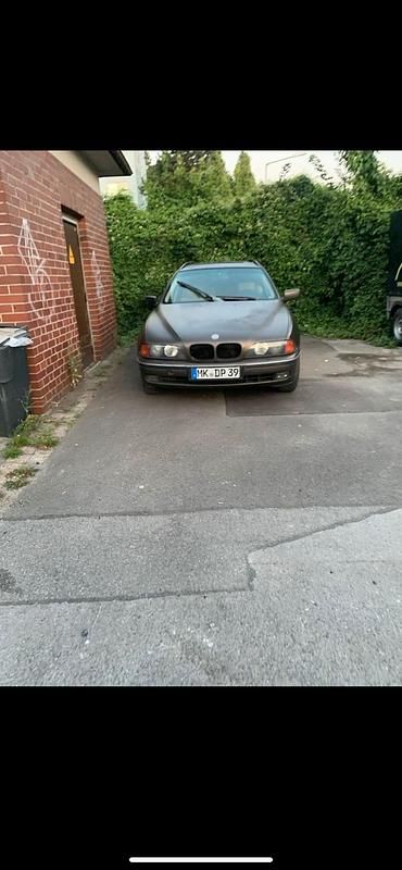 Grün Gebraucht 1999 BMW 523 Kombi | 1.500 € (Fairer Preis) - Bild 1/4