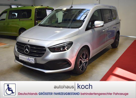 Helvinsilber Gebraucht 2024 Mercedes 180 Limousine | 59.980 € - Bild 1/4