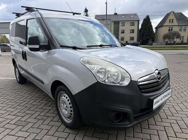 Gebraucht Opel Combo 90 PS (66 kW) 2015 Silber Van / Kleinbus
