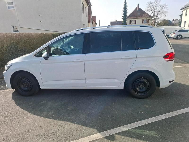 Gebraucht VW Touran Highline 190 PS (139 kW) 2017 Weiß Van / Kleinbus