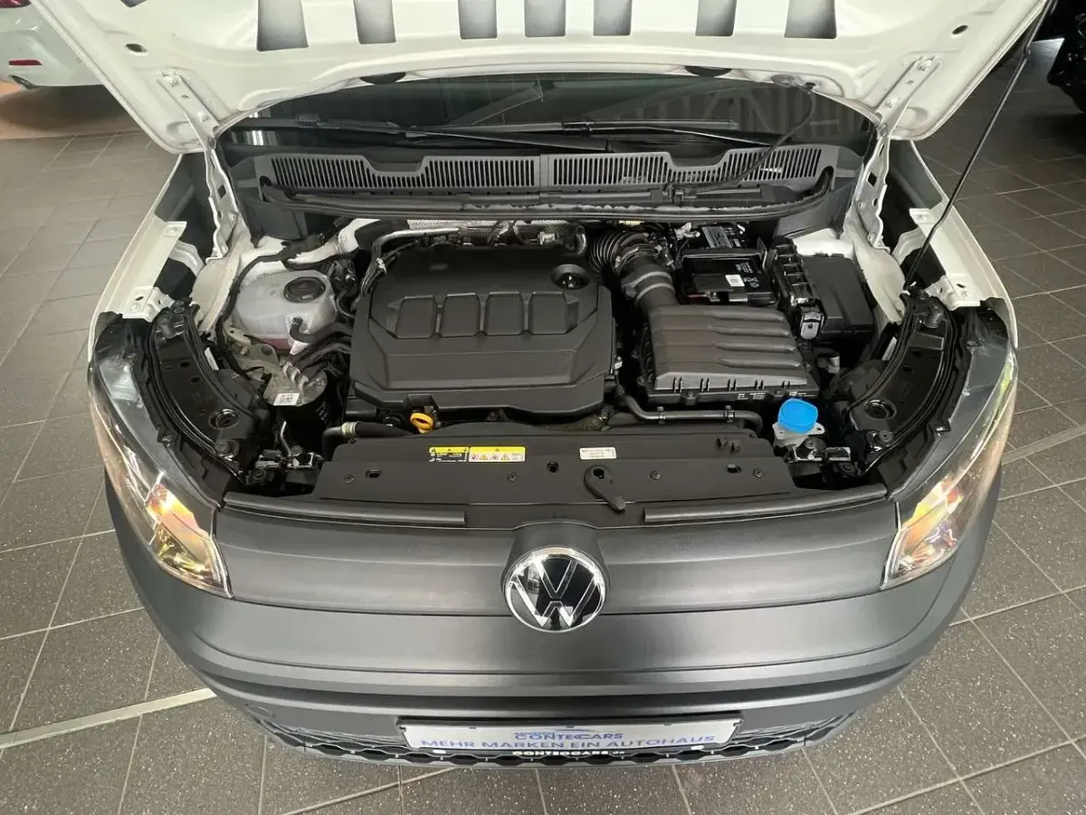 Gebraucht VW Caddy 122 PS (89 kW) 2023 Candyweiss Van / Kleinbus