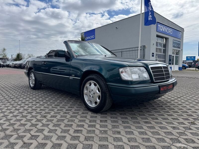 Gebraucht Mercedes E200 Edition 136 PS (100 kW) 1996 Grün Cabrio