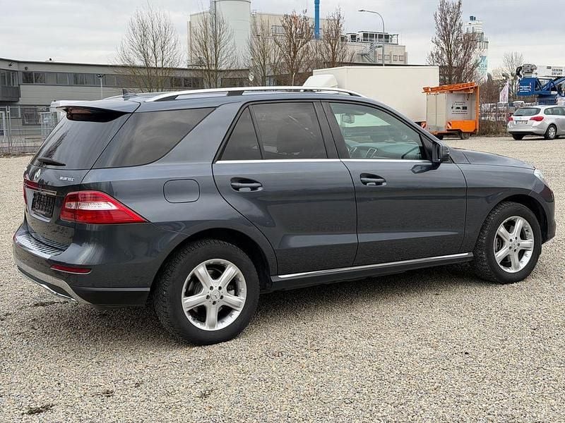 Gebraucht Mercedes ML250 204 PS (150 kW) 2013 Schwarz SUV