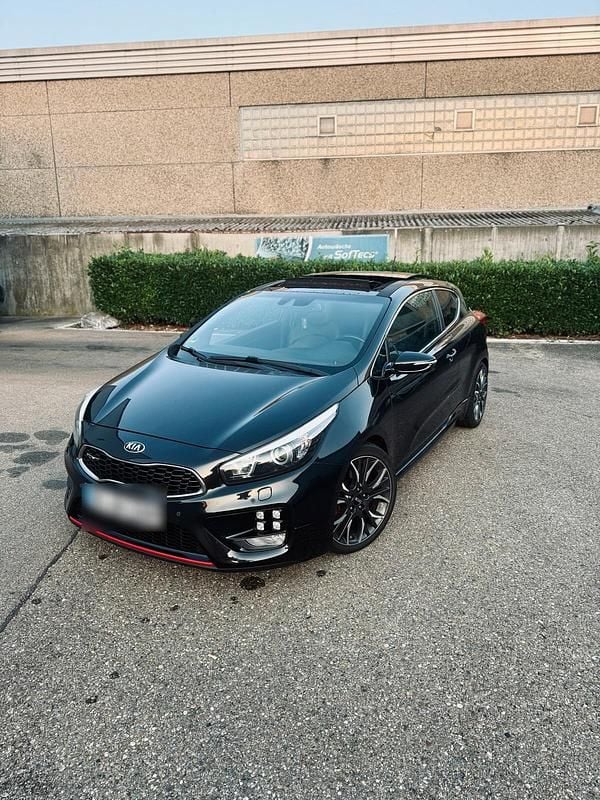 Grau Gebraucht 2014 Kia Ceed GT Turbo Coupé | 8.990 € (Fairer Preis) - Bild 1/4