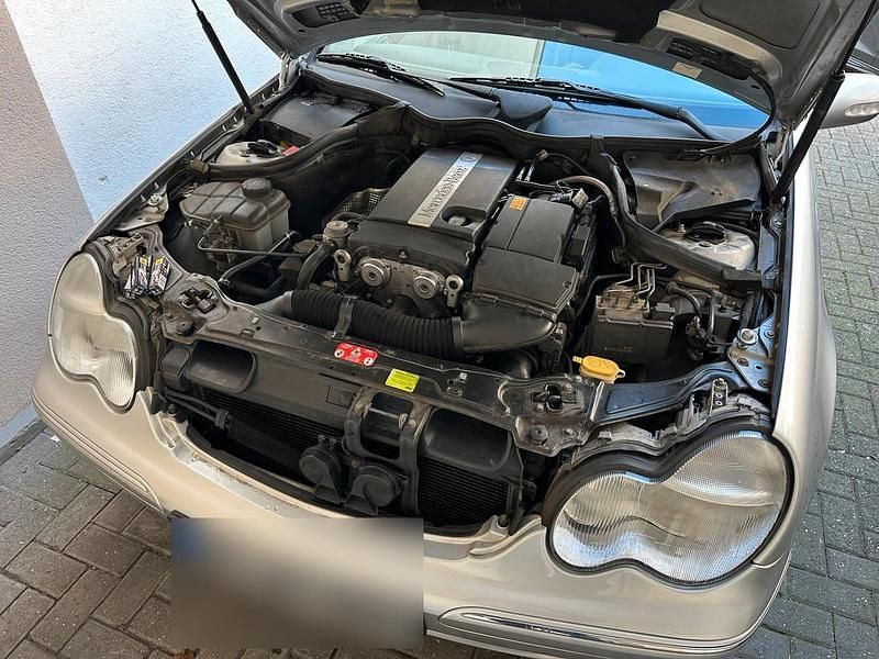 Gebraucht Mercedes C180 143 PS (105 kW) 2004 Silber Limousine