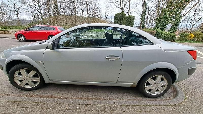 Silber Gebraucht 2004 Renault Mégane Cabriolet Cabrio | 2.000 € (Teuer) - Bild 1/4