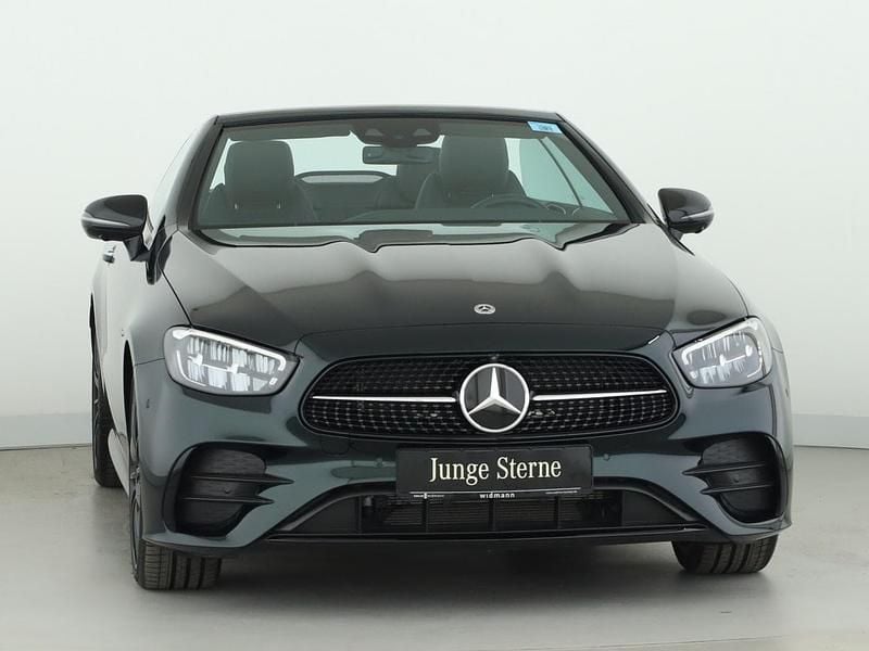 Gebraucht Mercedes E300 AMG 258 PS (189 kW) 2024 Metalliclack smaragdgrün Cabrio