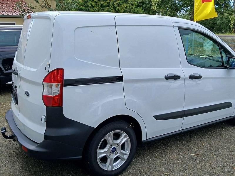 Gebraucht Ford Transit Trend 101 PS (74 kW) 2023 Frostweiß Van / Kleinbus