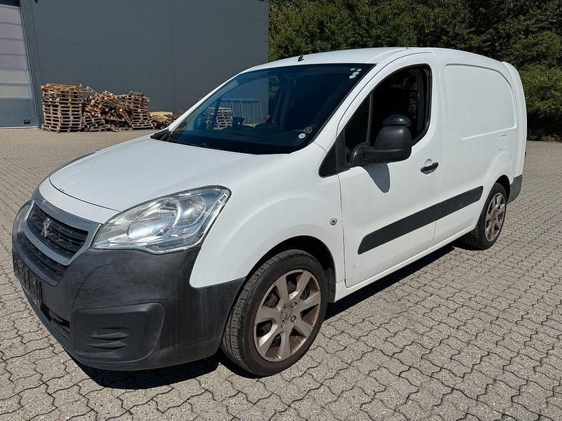 Weiß Gebraucht 2017 Peugeot Partner Van | 6.400 € (Superpreis) - Bild 1/4