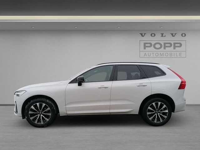 Gebraucht Volvo XC60 Plus 197 PS (144 kW) 2023 Crystal white / metallic SUV