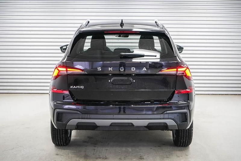 Neu Skoda Kamiq Selection 116 PS (85 kW) 2025 Black magic metallic (1z) SUV