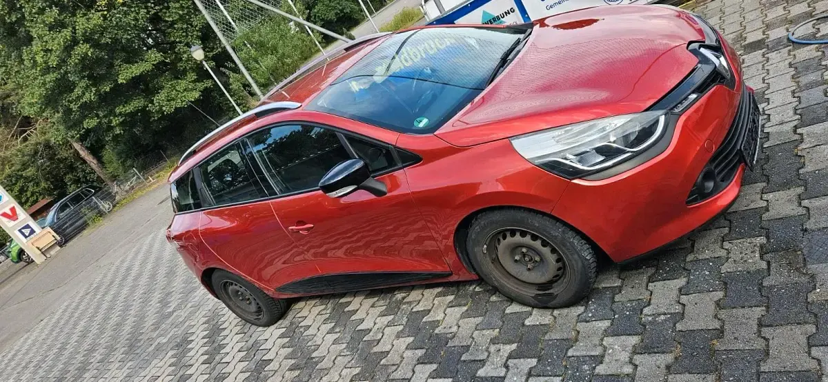 Gebraucht Renault Clio GrandTour 90 PS (66 kW) 2014 Rot Kombi