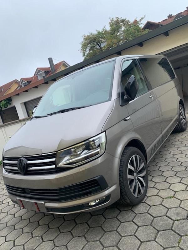 Gebraucht VW Multivan Edition 204 PS (150 kW) 2017 Beige Van / Kleinbus