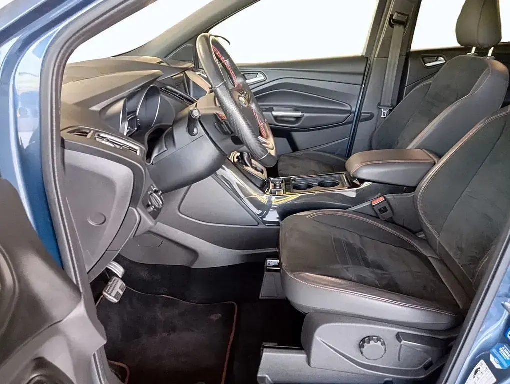 Gebraucht Ford Kuga ST-Line 175 PS (128 kW) 2019 Chromablau (metallic) SUV