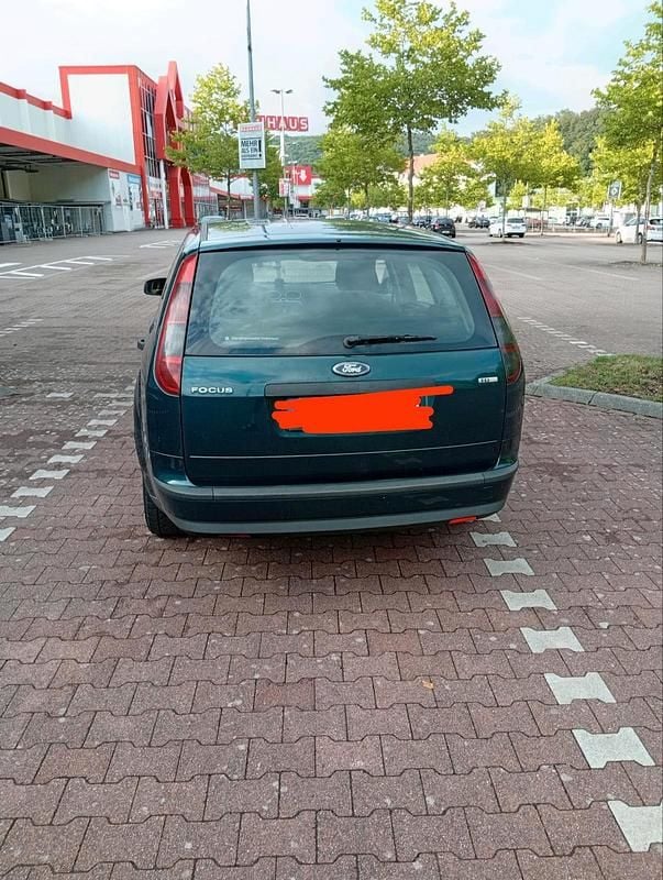 Grün Gebraucht 2005 Ford Focus Kombi | 1.500 € (Guter Preis) - Bild 1/4