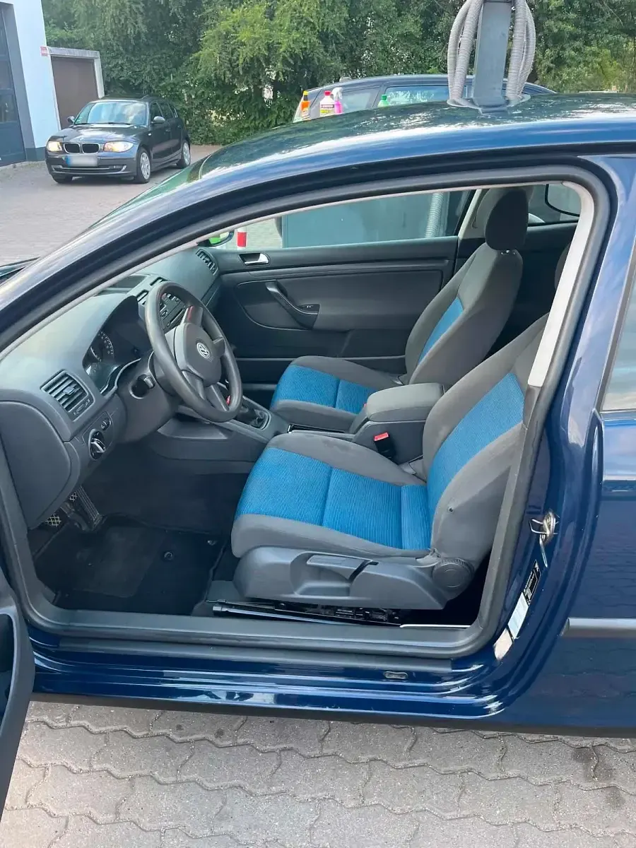 Gebraucht VW Golf IV 90 PS (66 kW) 2004 Blau Kleinwagen