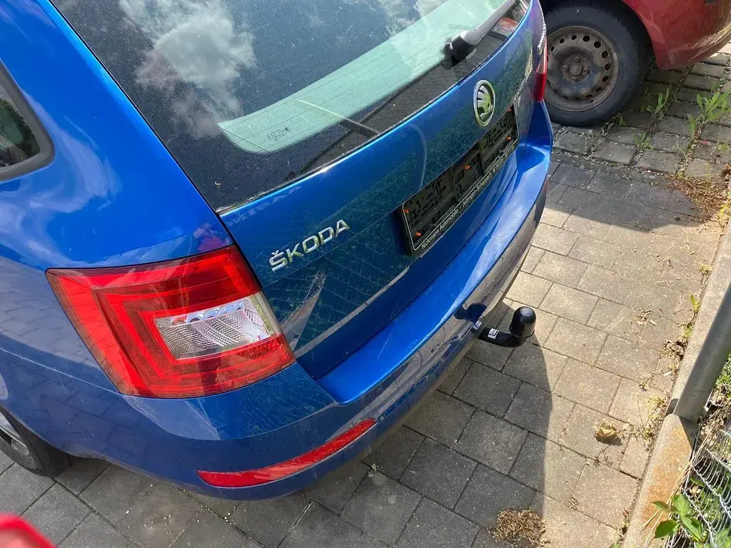 Gebraucht Skoda Octavia Ambition 105 PS (77 kW) 2014 Blau Kombi