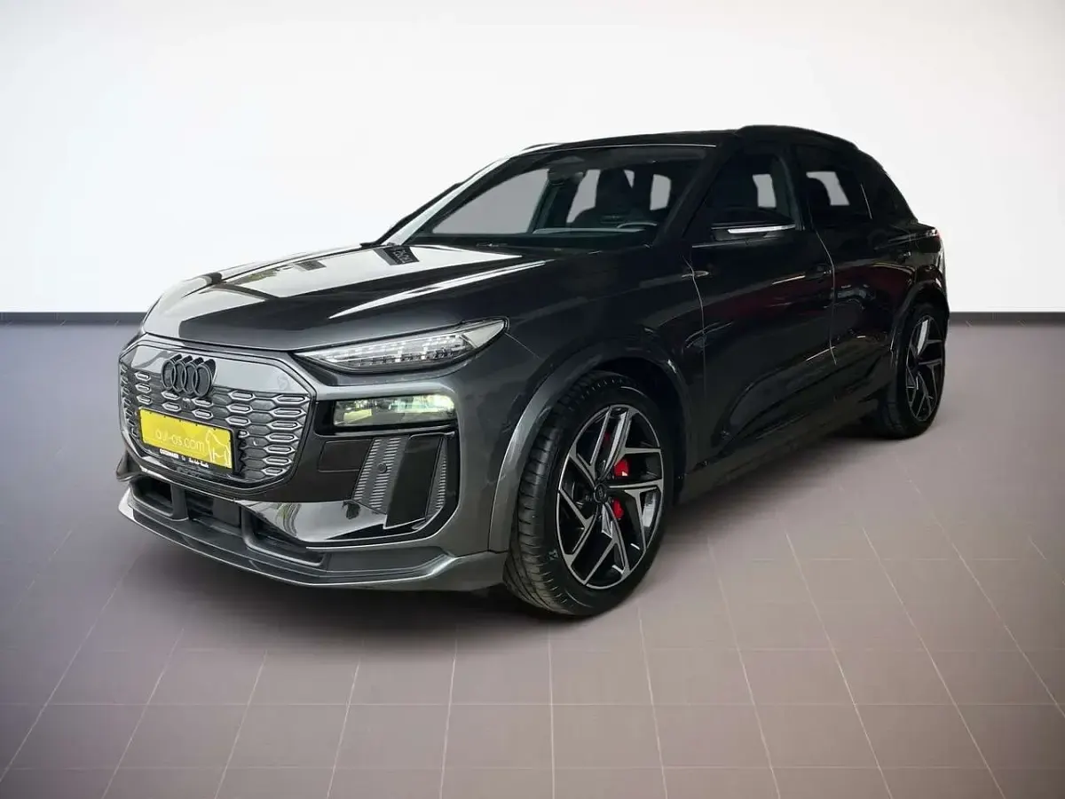 Gebraucht Audi SQ6 e-tron Sport 360 kW (490 PS) 2025 Daytonagrau perleffekt SUV