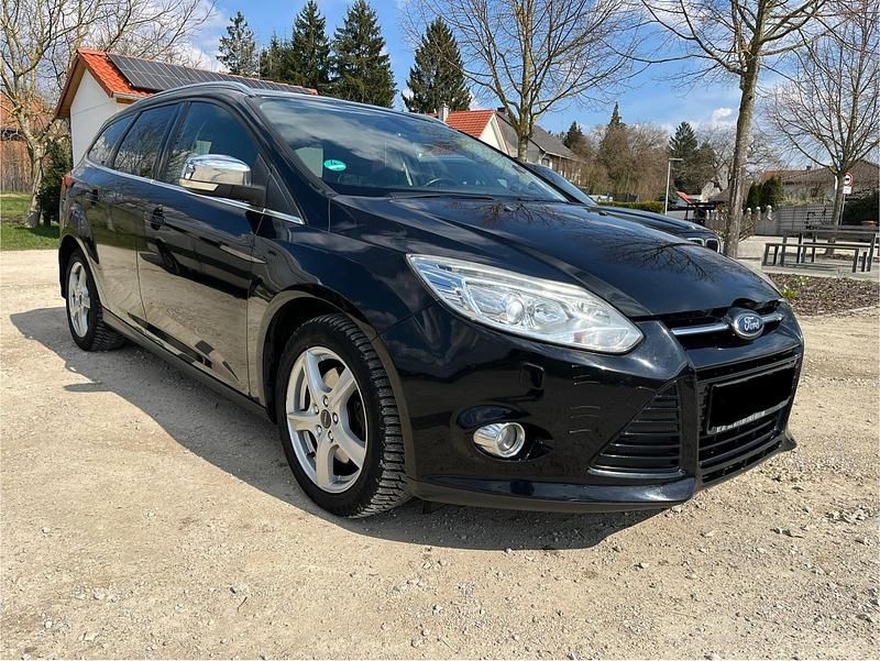 Gebraucht Ford Focus Titanium 163 PS (119 kW) 2012 Schwarz Kombi
