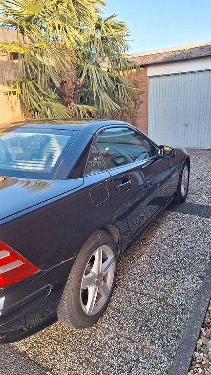 Gebraucht Mercedes SLK200 163 PS (119 kW) 2002 Schwarz Cabrio