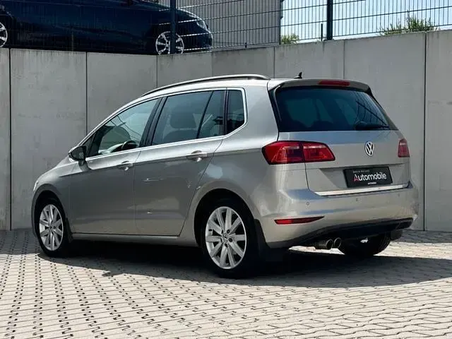 Gebraucht VW Golf VII Highline 125 PS (91 kW) 2015 Silber Limousine