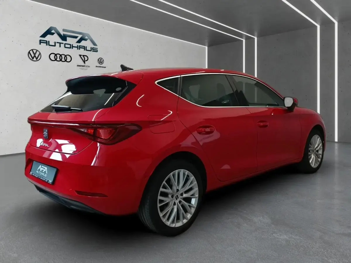 Gebraucht Seat Leon XCELLENCE 204 PS (150 kW) 2022 Rot Limousine