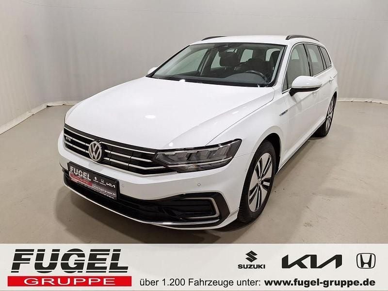 Pure white Gebraucht 2020 VW Passat GTE Kombi | 20.899 € (Superpreis) - Bild 1/4