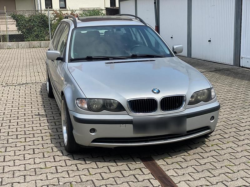 Gebraucht BMW 320 150 PS (110 kW) 2003 Silber Kombi