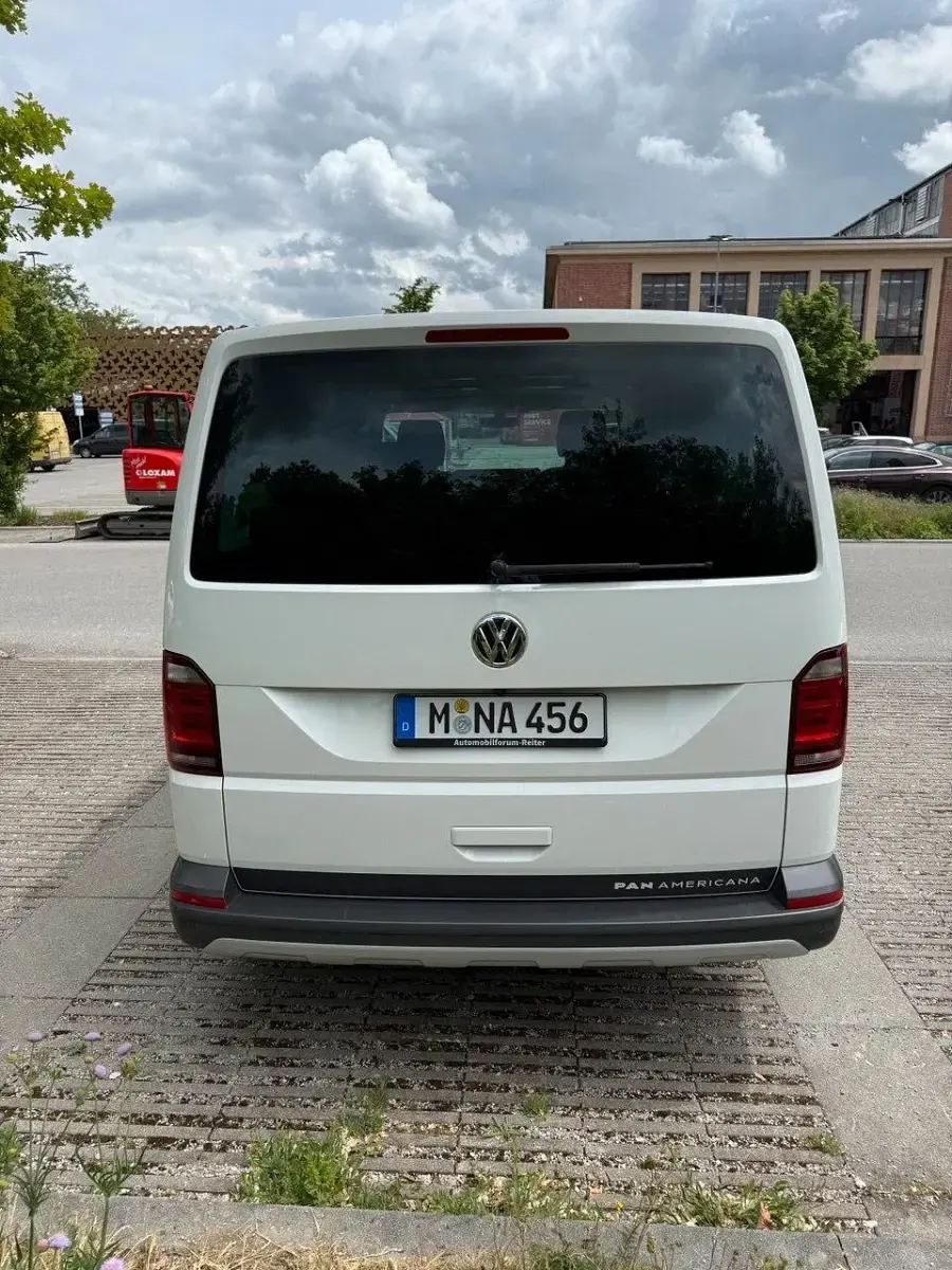 Gebraucht VW Multivan 199 PS (146 kW) 2020 Weiß Van / Kleinbus
