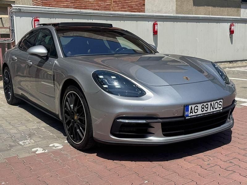 Silber Gebraucht 2020 Porsche Panamera 4 Limousine | 63.000 € (Superpreis) - Bild 1/4