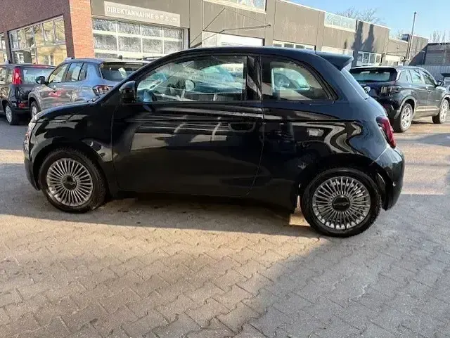 Gebraucht Fiat 500e Icon 86 kW (118 PS) 2022 Schwarz Kleinwagen