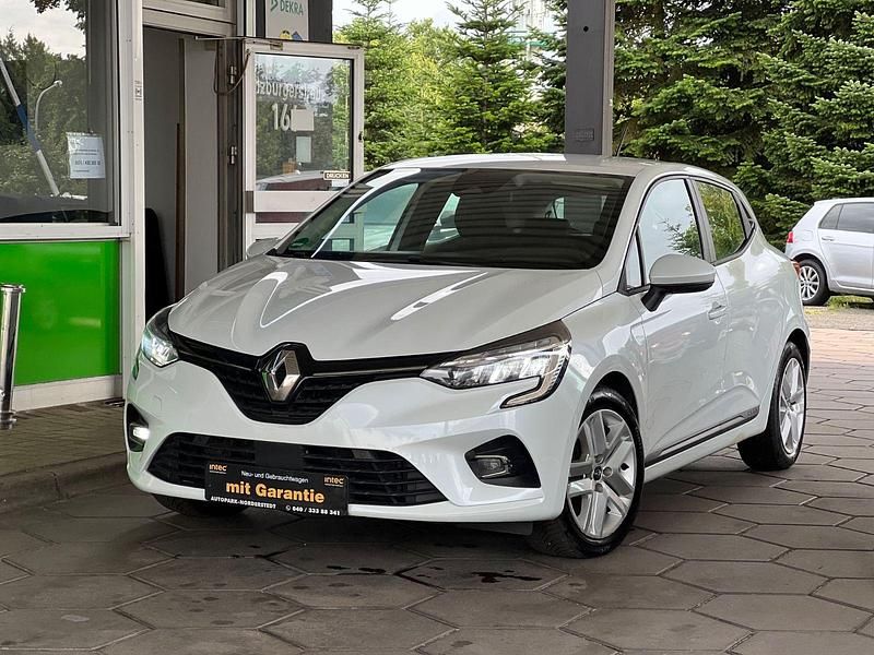 Weiß Gebraucht 2022 Renault Clio V Zen Limousine | 14.990 € (Fairer Preis) - Bild 1/3
