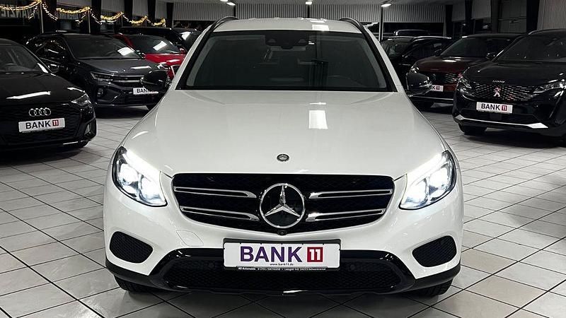 Weiß Gebraucht 2016 Mercedes GLC250 SUV | 26.990 € (Etwas zu teuer) - Bild 1/4