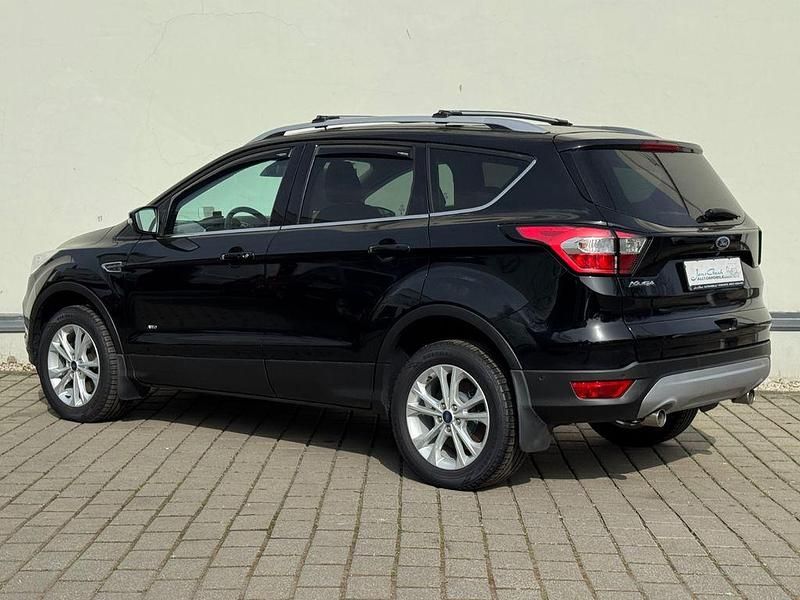 Gebraucht Ford Kuga Titanium 150 PS (110 kW) 2019 Schwarz SUV