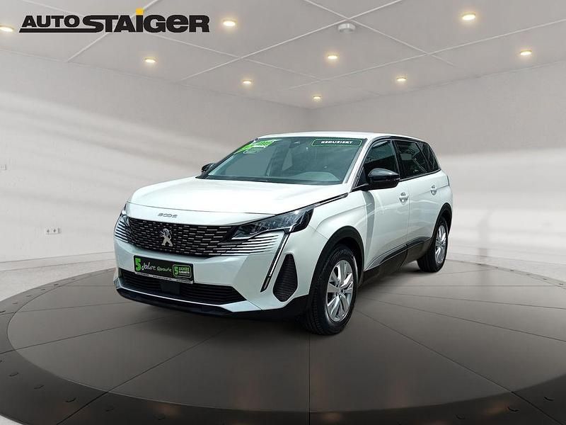 Gebraucht Peugeot 5008 Active 131 PS (96 kW) 2022 Weissmetallic Van / Kleinbus
