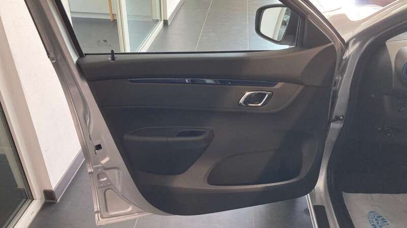 Silber Gebraucht 2021 Dacia Spring Business Kleinwagen | 9.996 € (Fairer Preis) - Bild 1/2