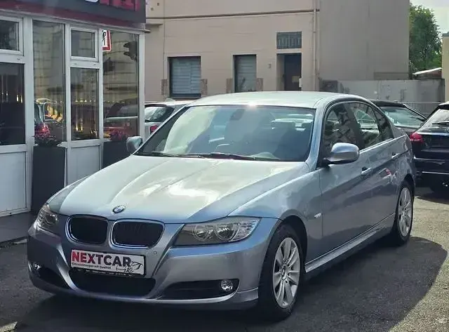 Gebraucht BMW 320 Comfort Edition 170 PS (125 kW) 2009 Blau Limousine