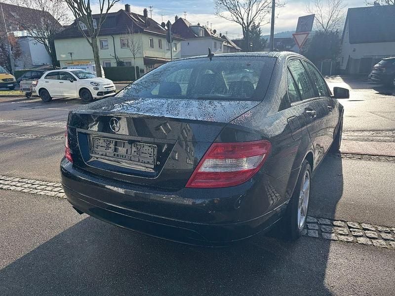 Gebraucht Mercedes C180 156 PS (114 kW) 2009 Schwarz/baltic black Limousine