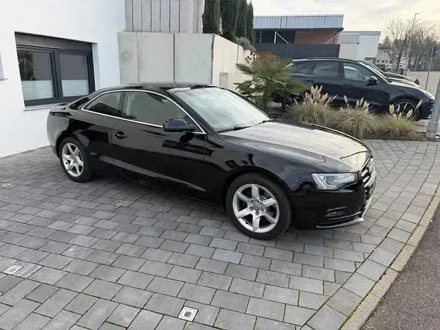 Second-hand Audi A5 Sport 204 CP (150 kW) 2012 Negru Coupe