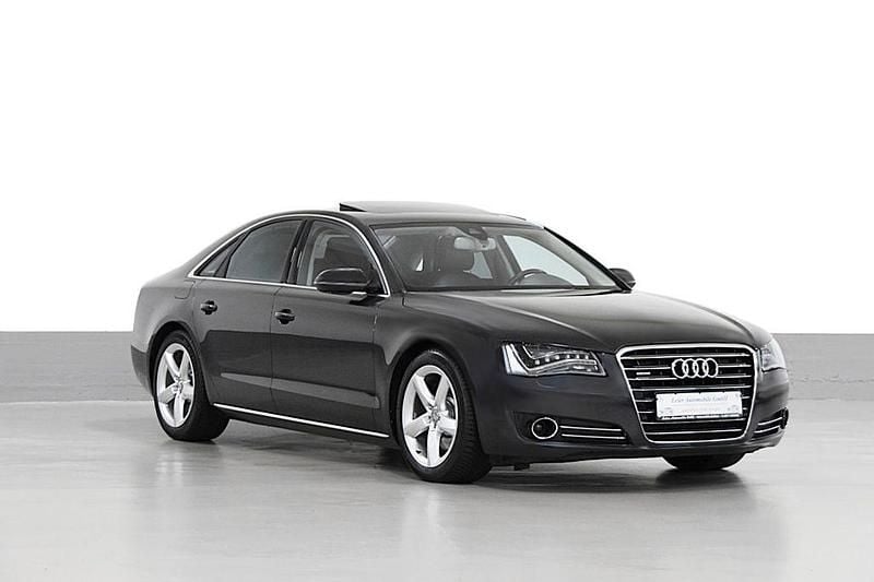 Grau Gebraucht 2012 Audi A8 Ambiente Limousine | 28.990 € (Teuer) - Bild 1/4
