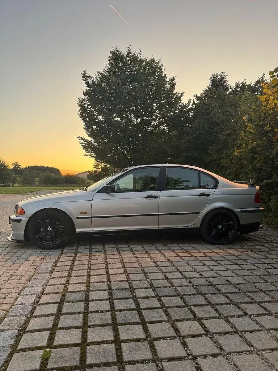 Gebraucht BMW 318 Performance 118 PS (86 kW) 1999 Silber Limousine